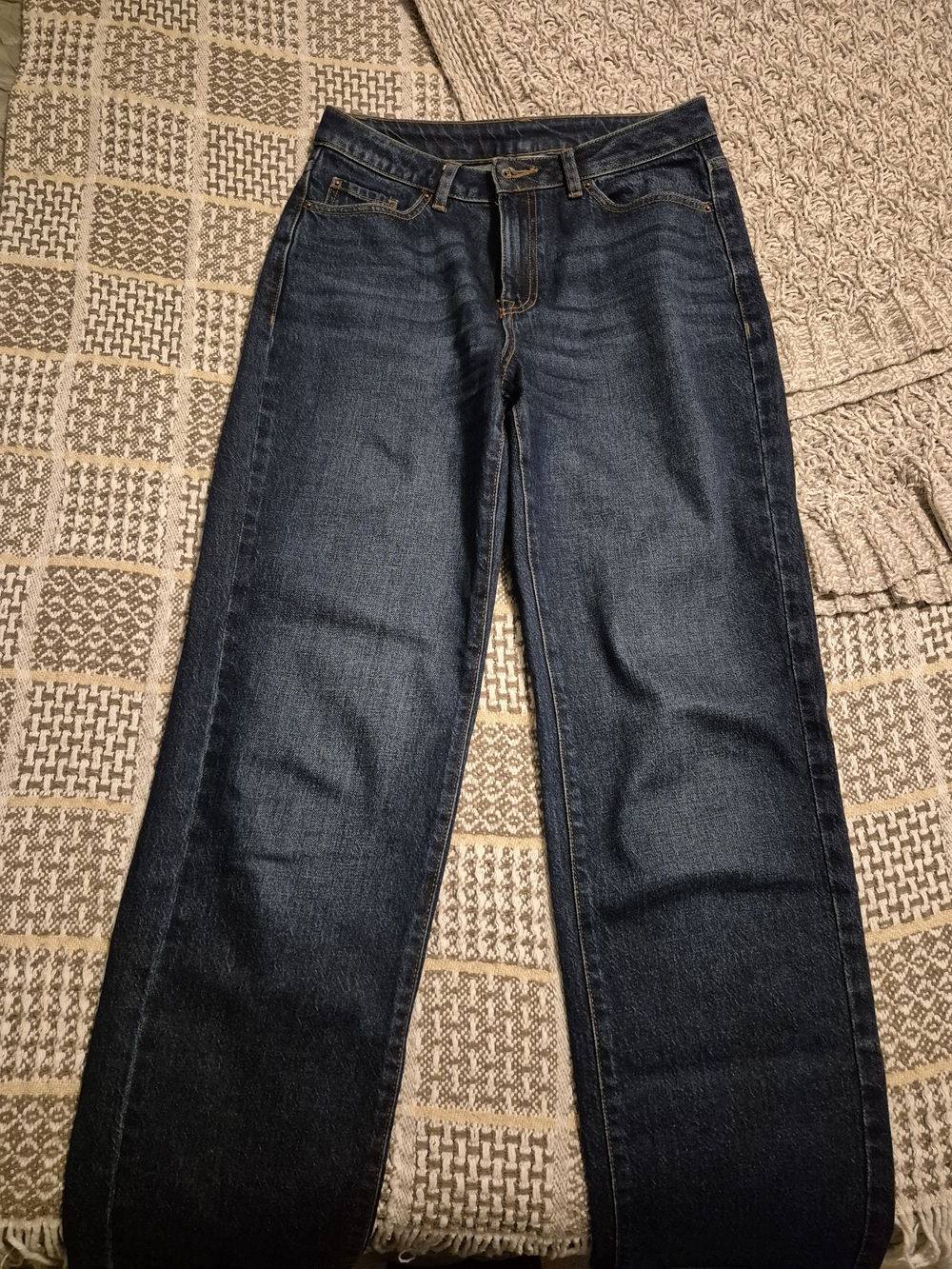 Classic Women's Straight-Leg Jeans in Dark Blue - RW&CO